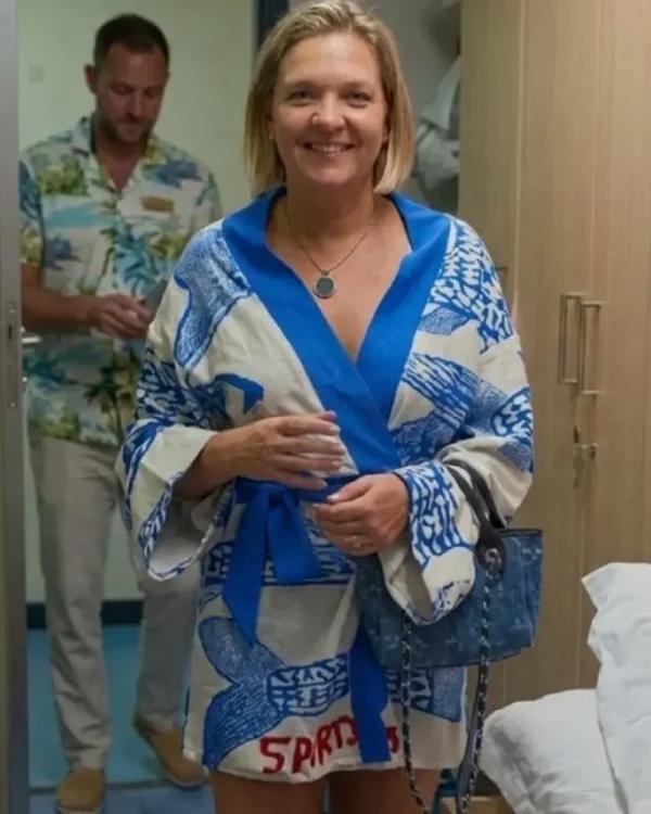 Below Deck Down Under S04 Daisy Kelliher Fish Print Robe