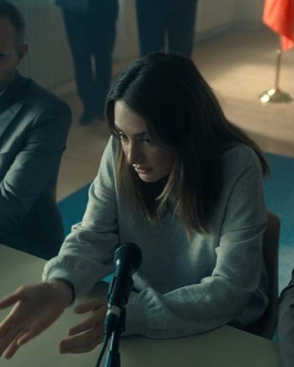 The Twisted Tale of Amanda Knox Grace Van Patten Grey Sweater